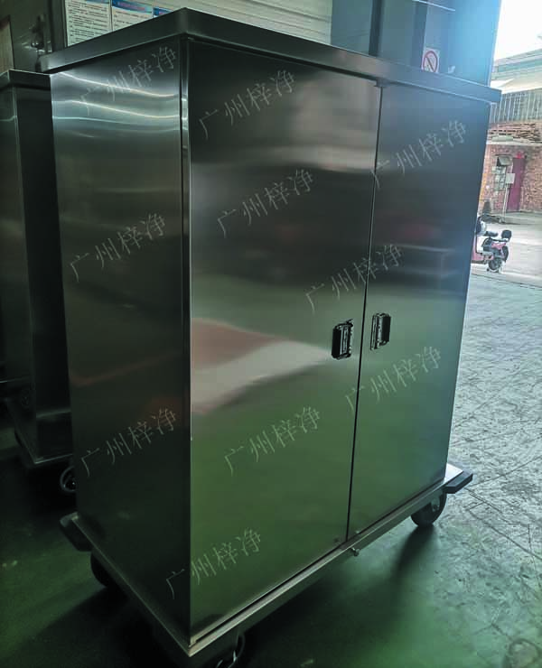 一次性物品電動(dòng)轉(zhuǎn)運(yùn)車采用304拉絲不銹鋼板面板厚度：≥1.2mm,表面作拉絲亞光處理。